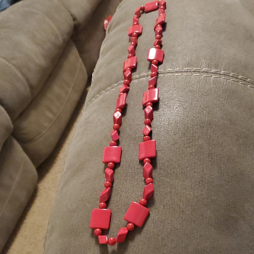 Valentine’s Red Statement Necklace | Chunky Retro Beads |Bold Gift-Ready Jewelry - Picture 4 of 7